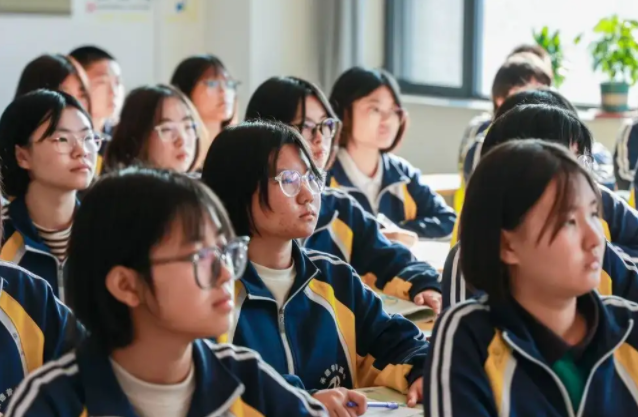 引导学生层层深化破解难题这种技能才能正在创造多维度教育价值 引导学生层层深化破解难题这种技能才能正在创造多维度教育价值